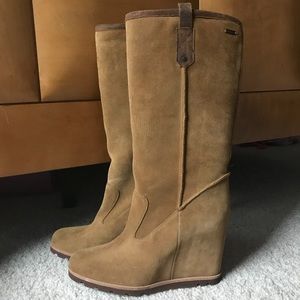 UGG women’s wedge winter boot